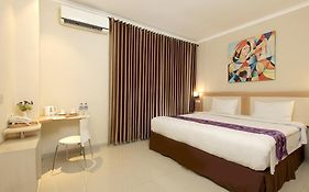 Laxston Hotel